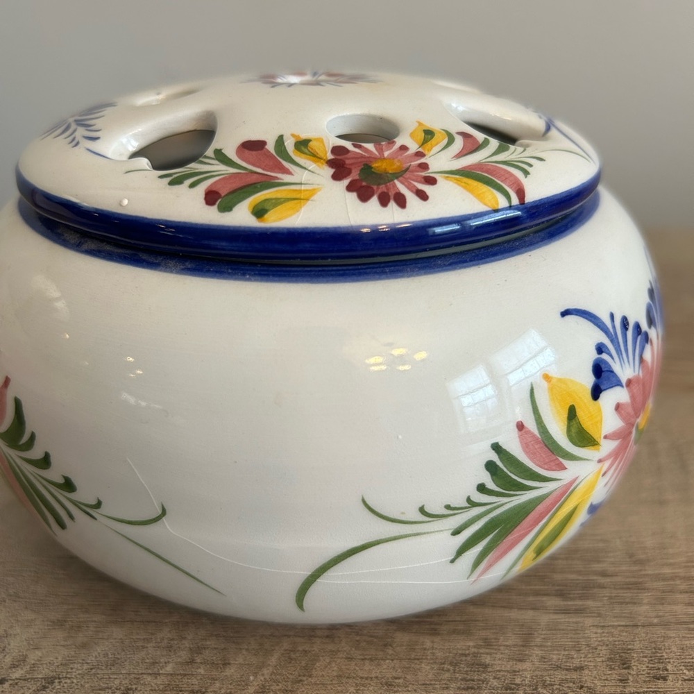 Hand Painted Portugal Pottery Potpourri Bowl Cottagecore Grandmacore Floral‎ VTG - Picture 5 of 10